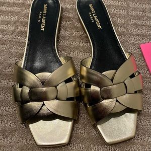 BRAND NEW NEVER BEEN WORN YSL TRIBUTE SANDALS